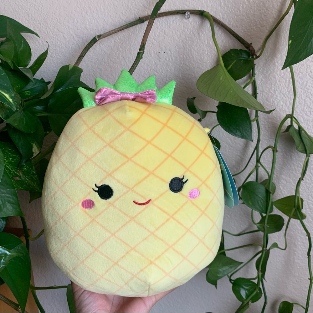 Lulu the Pineapple | 8” NWT | Squishmallows